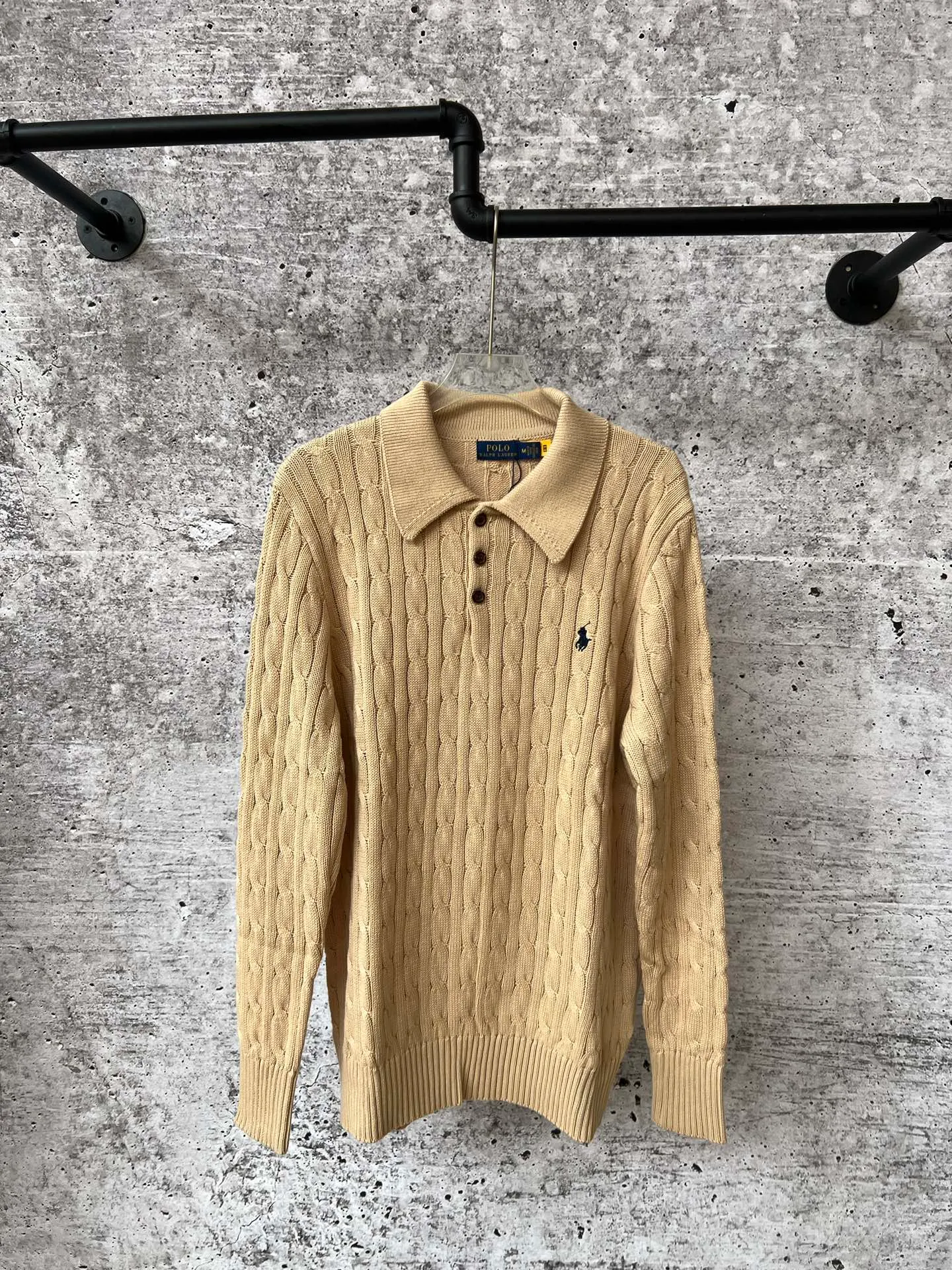 P240 Ralph Lauren fall lapel unisex polo sweater, made of the same pure cotton washed fabric as the original, all craftsmanship details restored to the original, buttoned lapel upper body with a lazy old money style